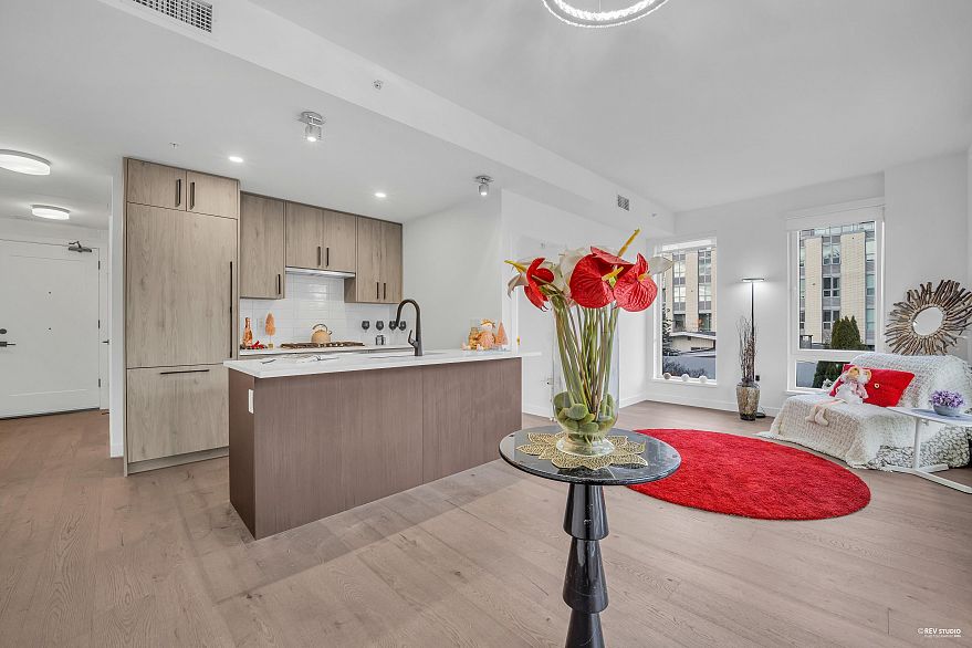 305 6859 Cambie Street