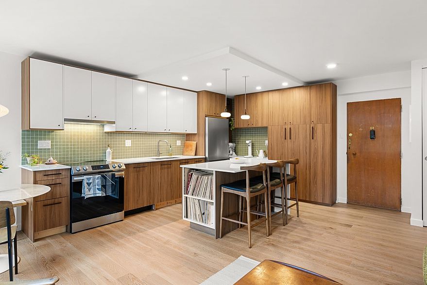 320 1445 Marpole Avenue