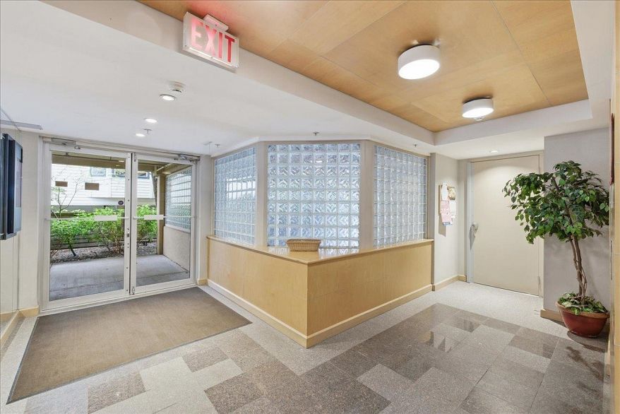 201 3290 W 4th Avenue