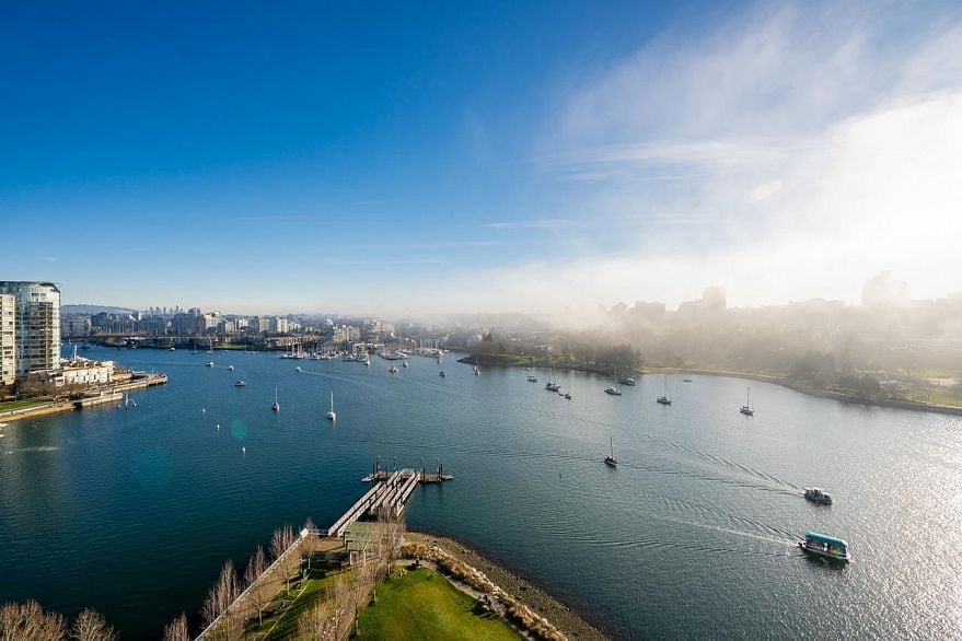 1703 1560 Homer Mews