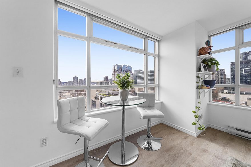 1709 438 Seymour Street