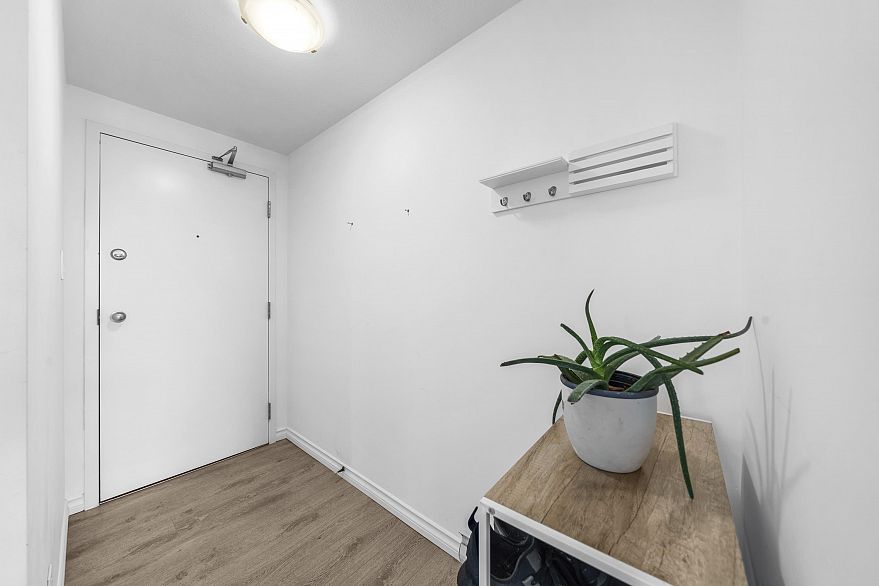 1709 438 Seymour Street