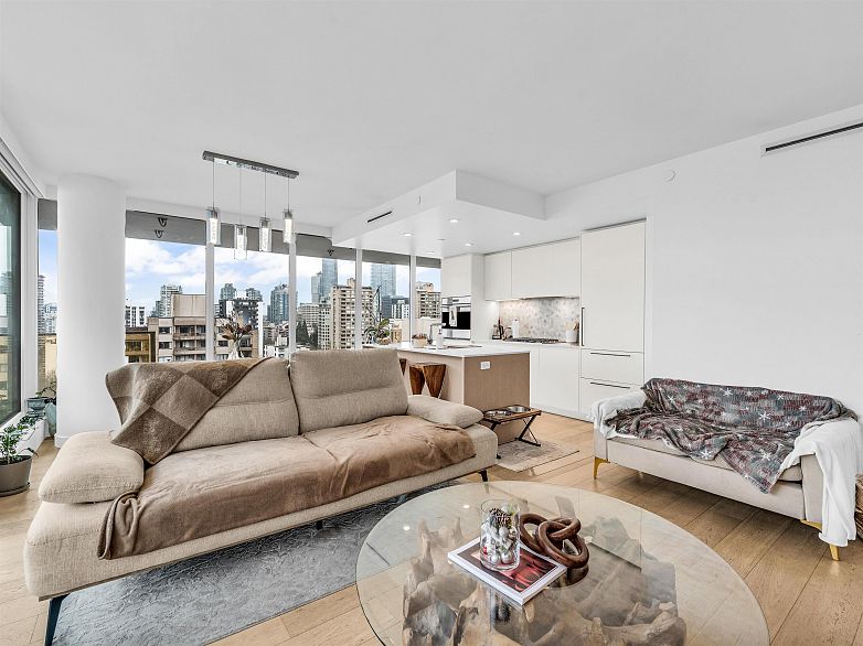 1401 1365 Davie Street