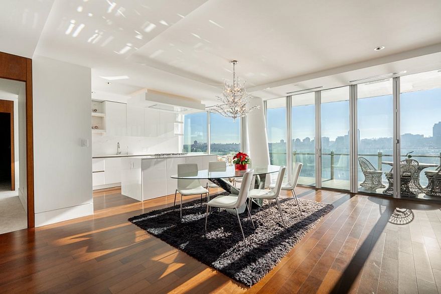 1703 1560 Homer Mews