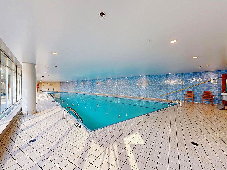 2706 1033 Marinaside Crescent