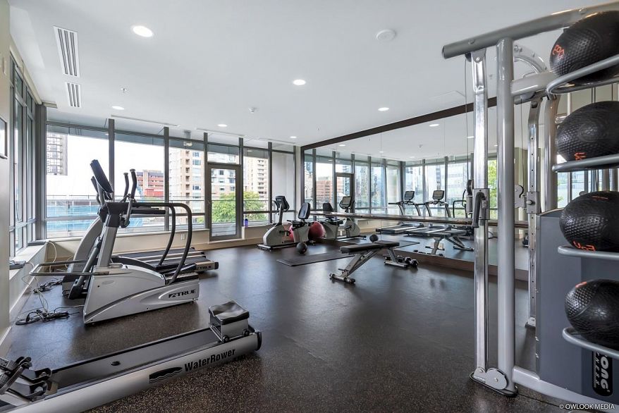 3105 1028 Barclay Street