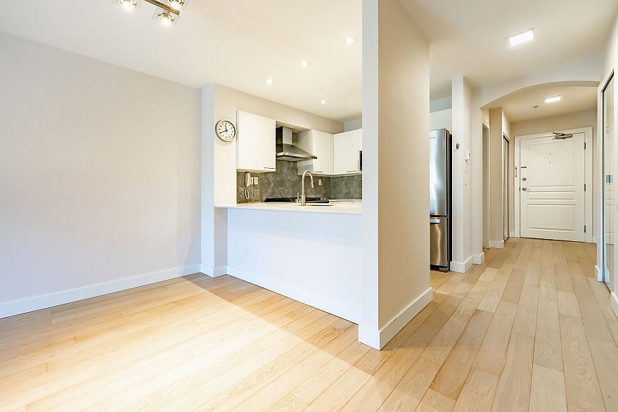 310 5723 Collingwood Street