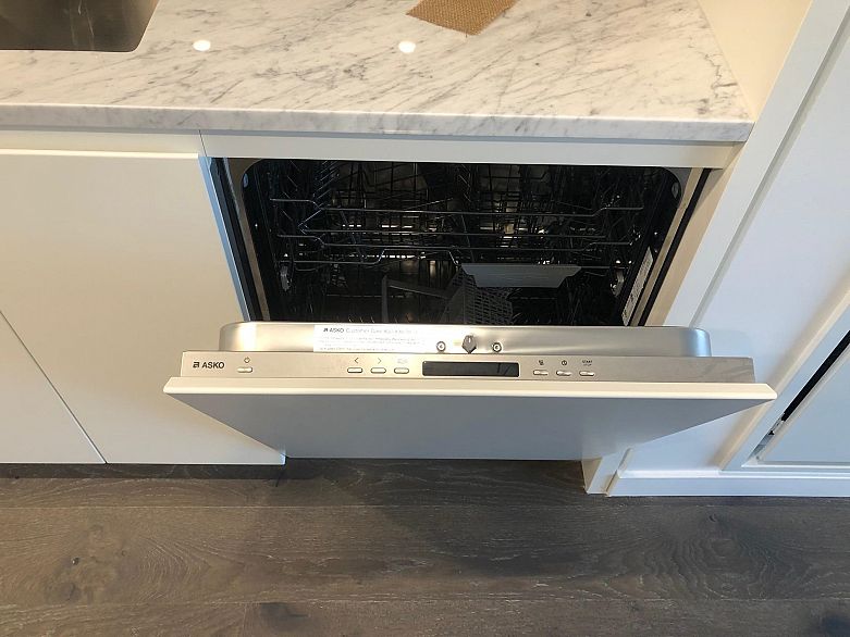 1601 7418 Paulson Street