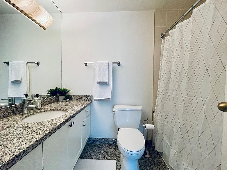 504 1600 Hornby Street