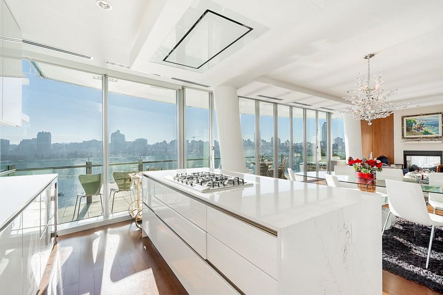 1703 1560 Homer Mews