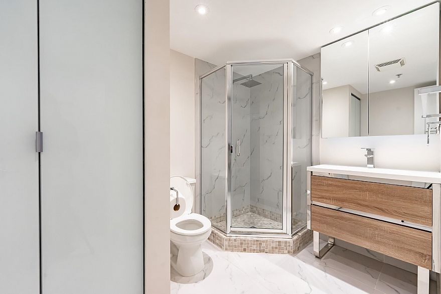 310 5723 Collingwood Street