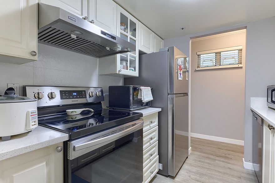 17 2885 E Kent Avenue North