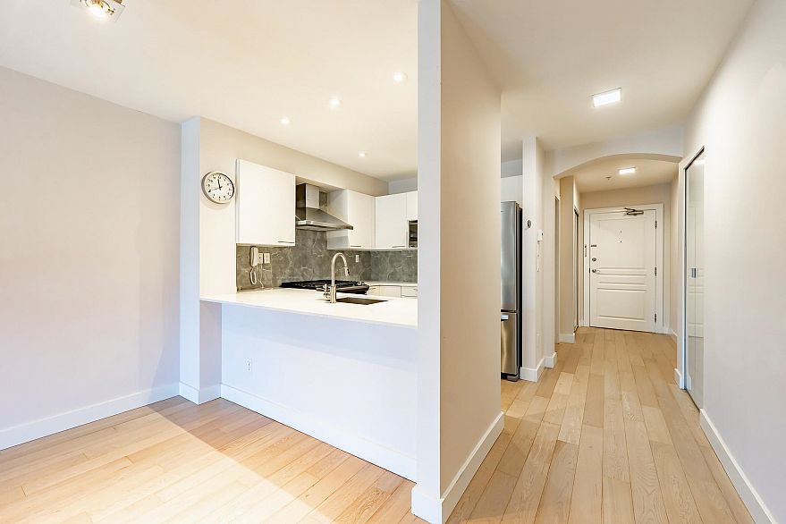 310 5723 Collingwood Street