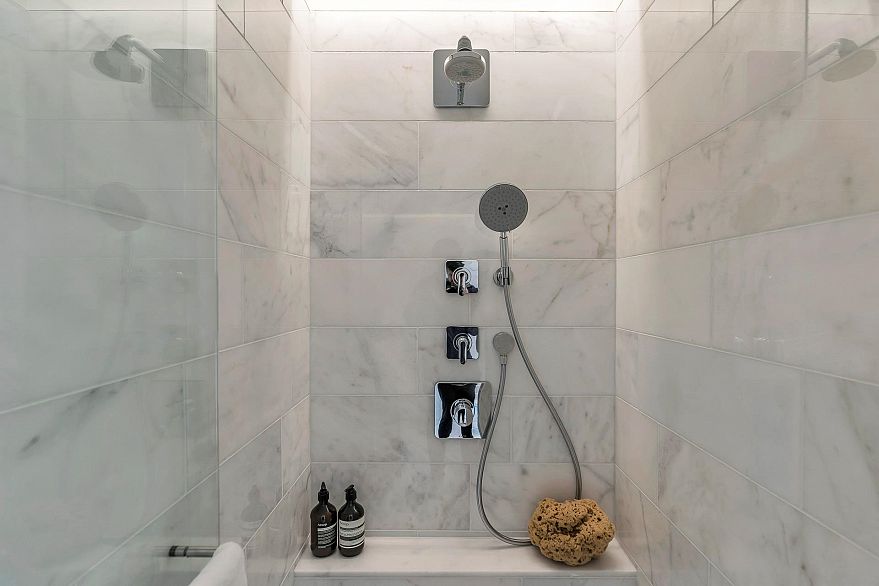 1802 1482 Robson Street