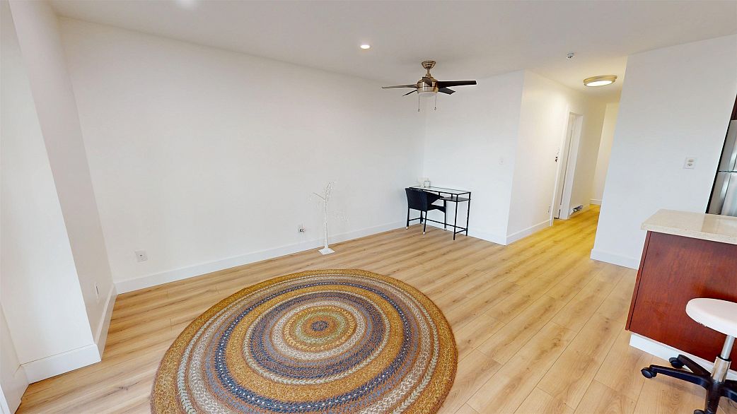 104 633 W 16th Avenue