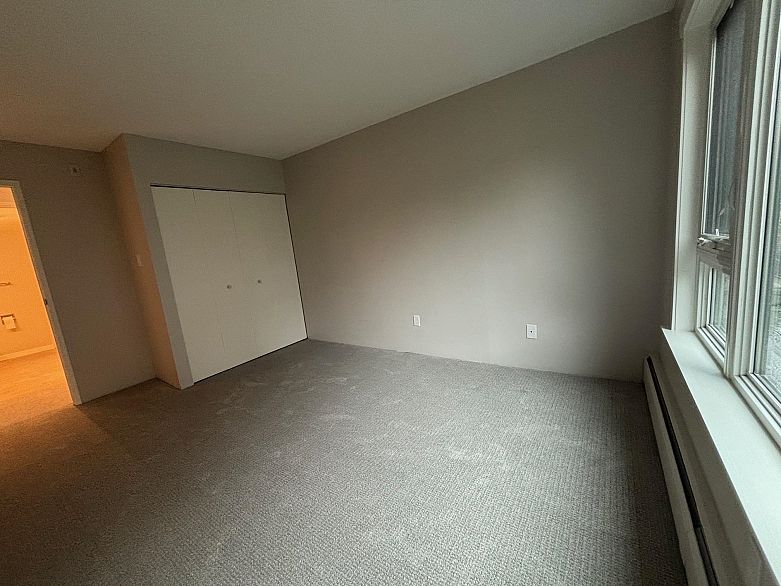 205 1750 Maple Street