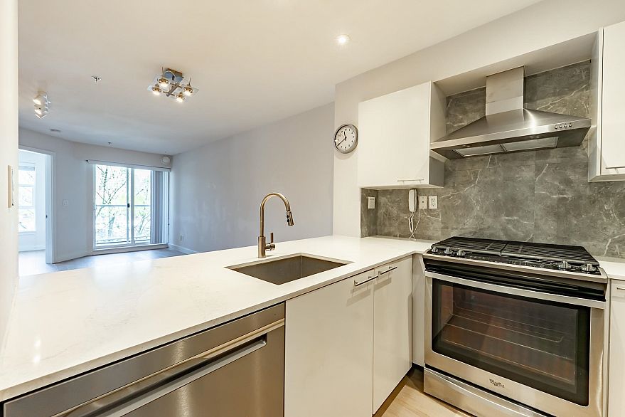 310 5723 Collingwood Street