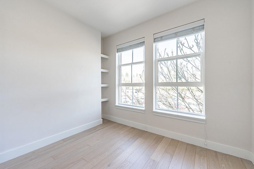 310 5723 Collingwood Street