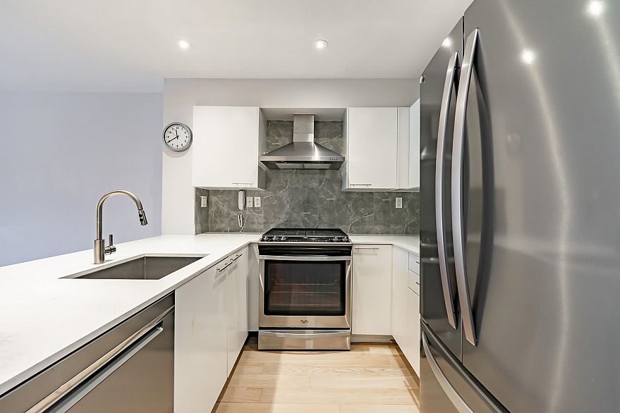 310 5723 Collingwood Street