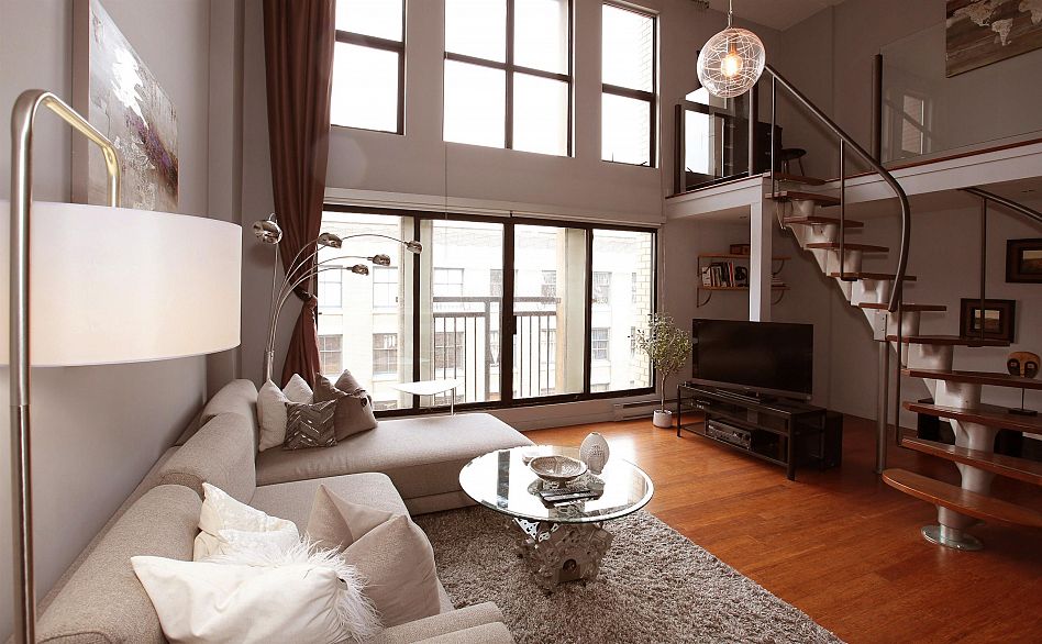 511 22 E Cordova Street