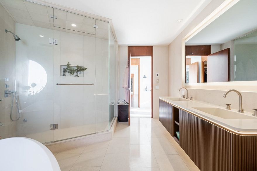 1703 1560 Homer Mews