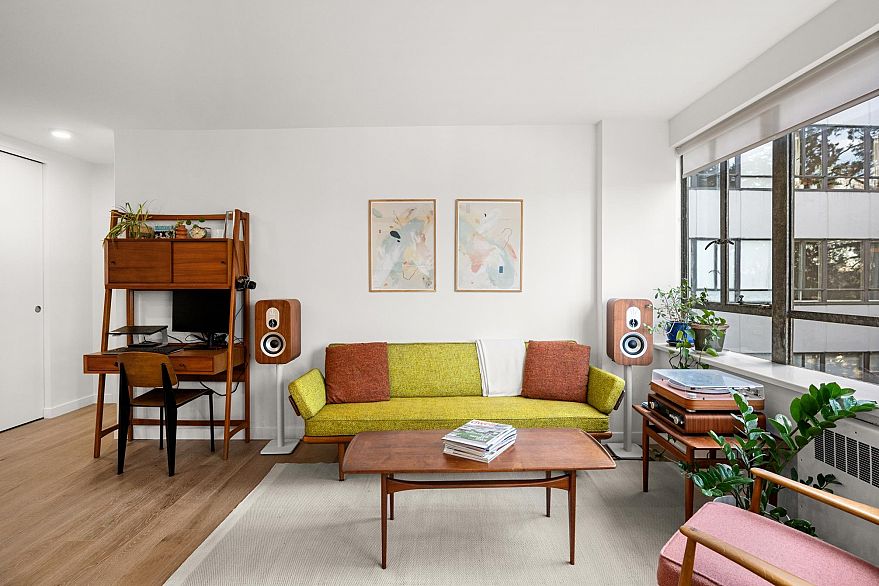 320 1445 Marpole Avenue