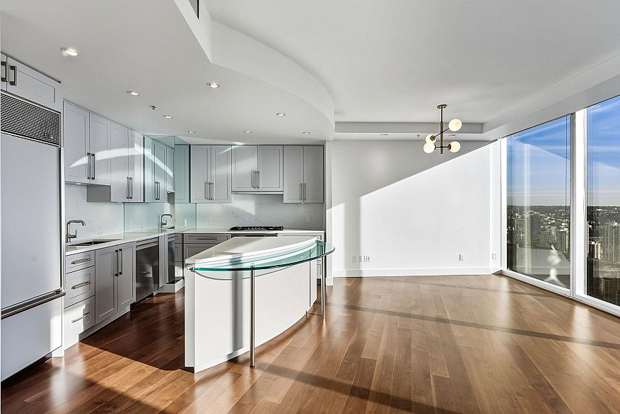 3404 938 Nelson Street