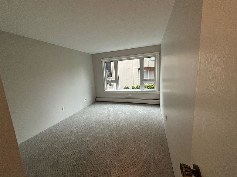 205 1750 Maple Street