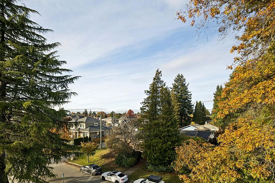 225 1010 W 47th Avenue