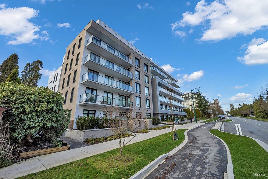 305 6859 Cambie Street