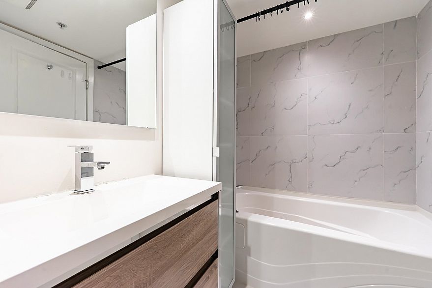 310 5723 Collingwood Street