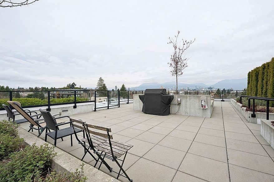 410 528 W King Edward Avenue