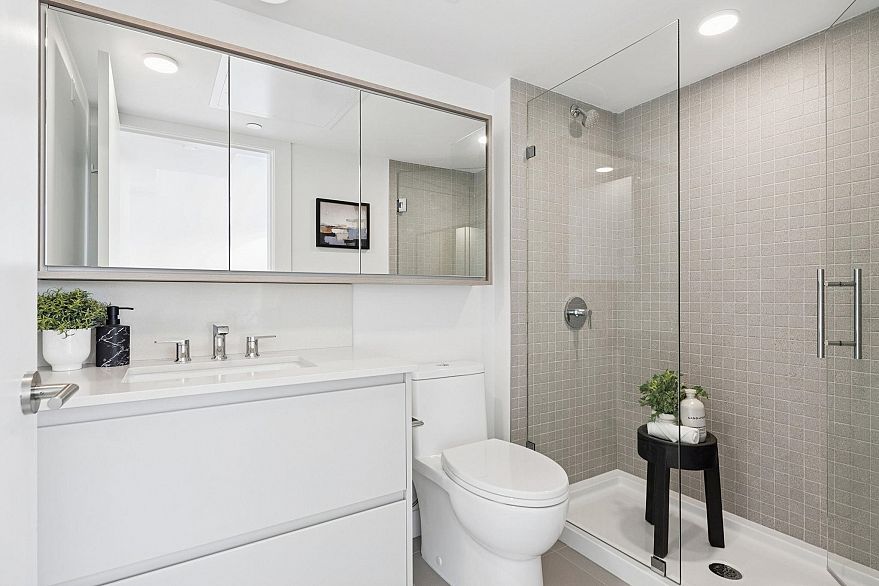 225 1010 W 47th Avenue