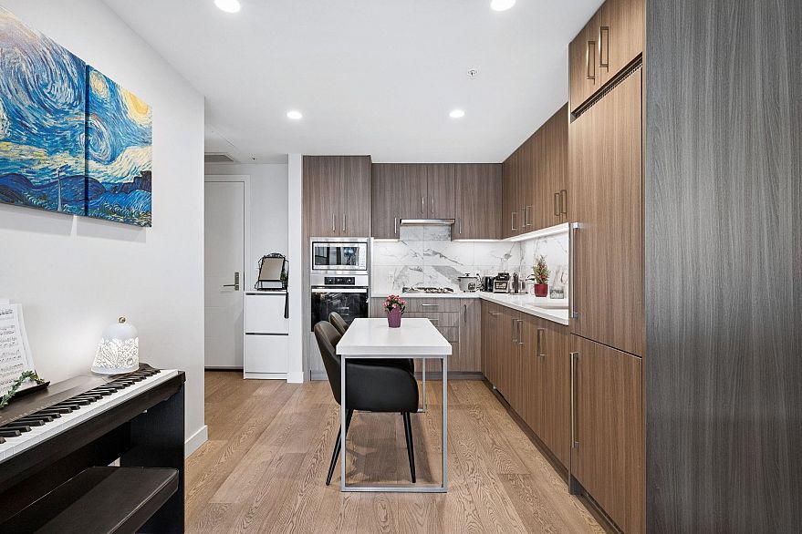 410 528 W King Edward Avenue