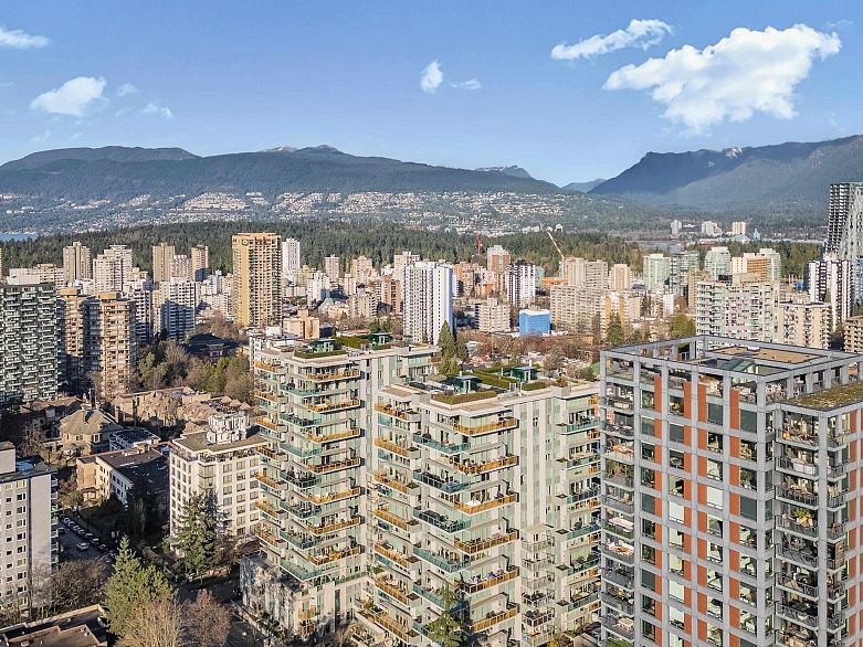 1401 1365 Davie Street