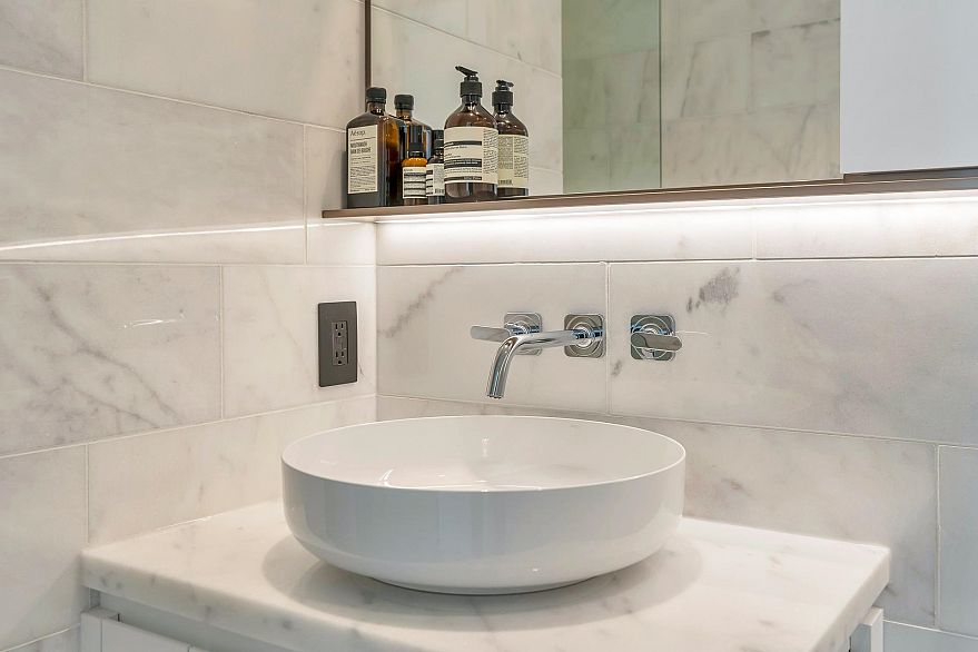 1102 1482 Robson Street