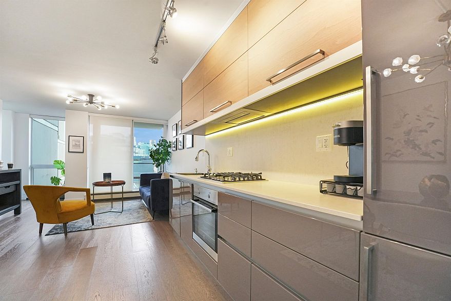 608 189 Keefer Street