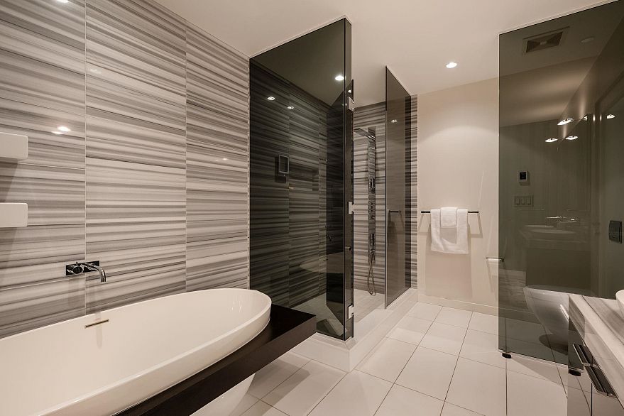 2201 277 Thurlow Street