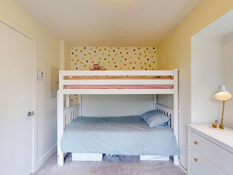 101 1672 E Pender Street