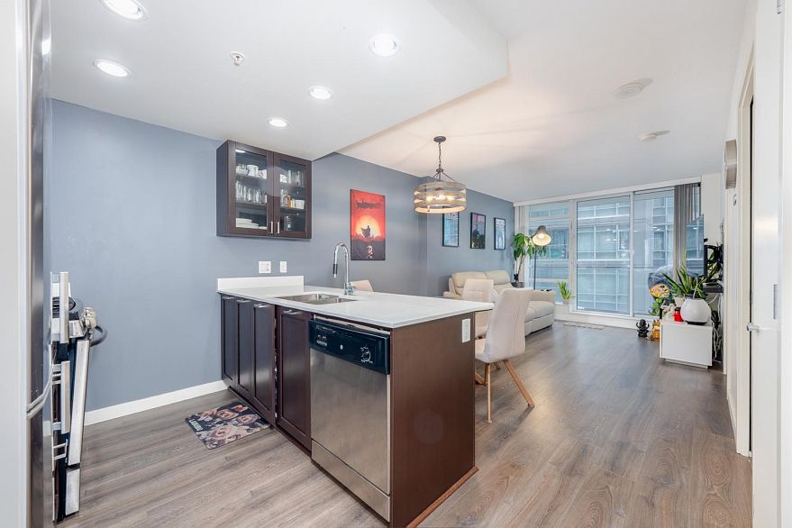 606 4815 Eldorado Mews