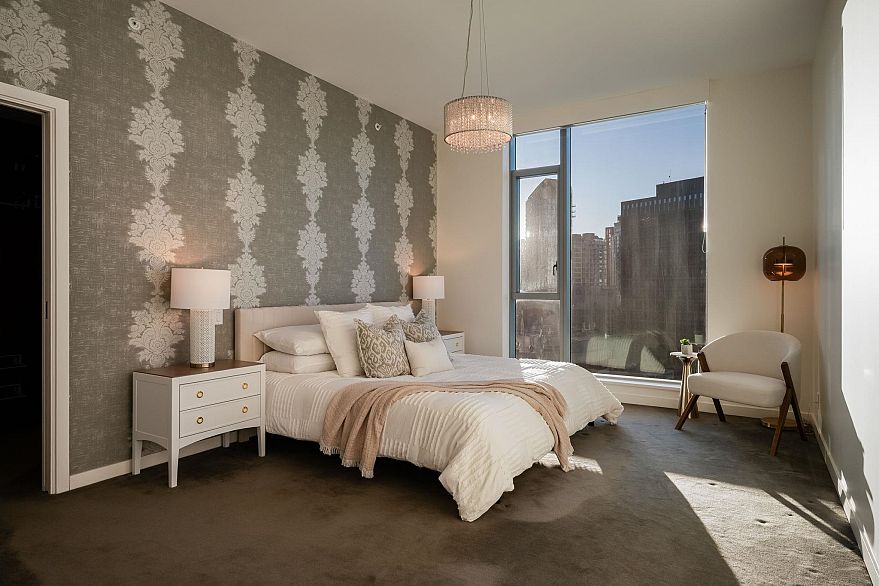 2201 277 Thurlow Street