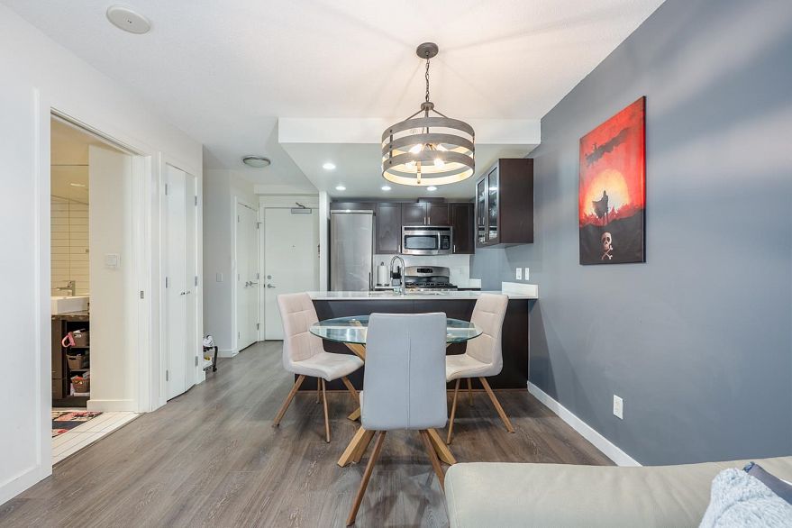 606 4815 Eldorado Mews
