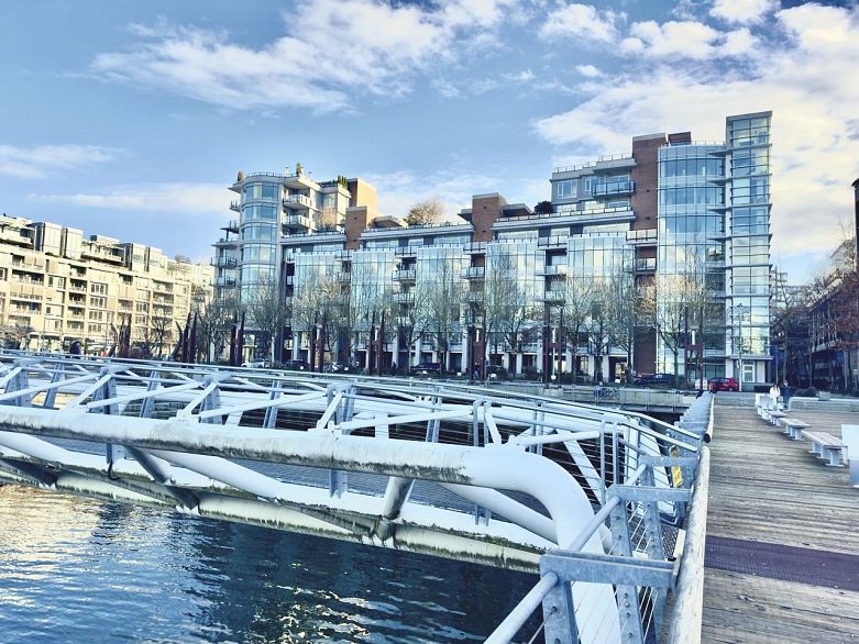 102 128 Athletes Way