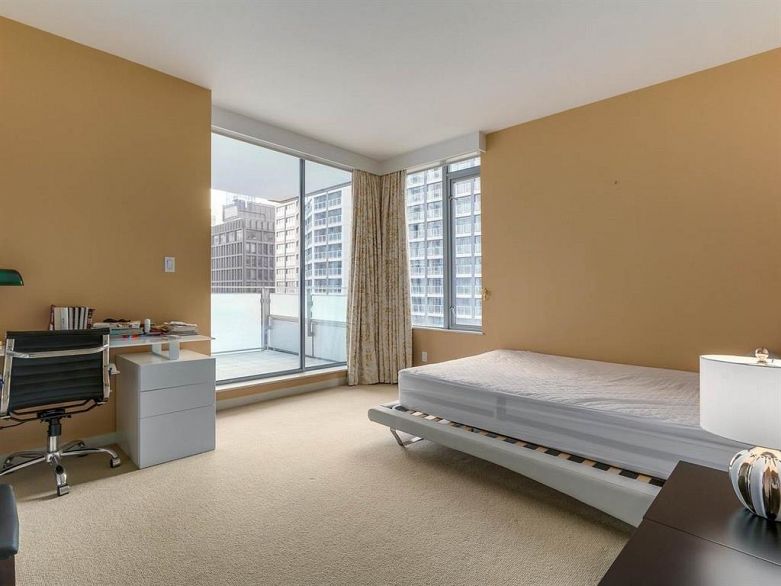 1202 1169 W Cordova Street