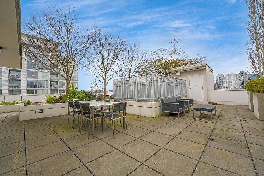 608 189 Keefer Street