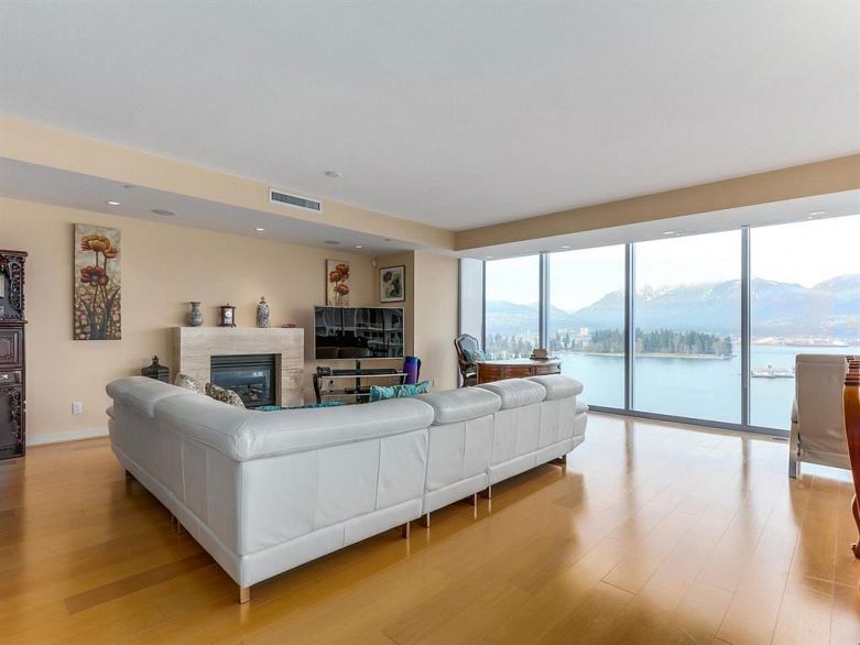 1202 1169 W Cordova Street