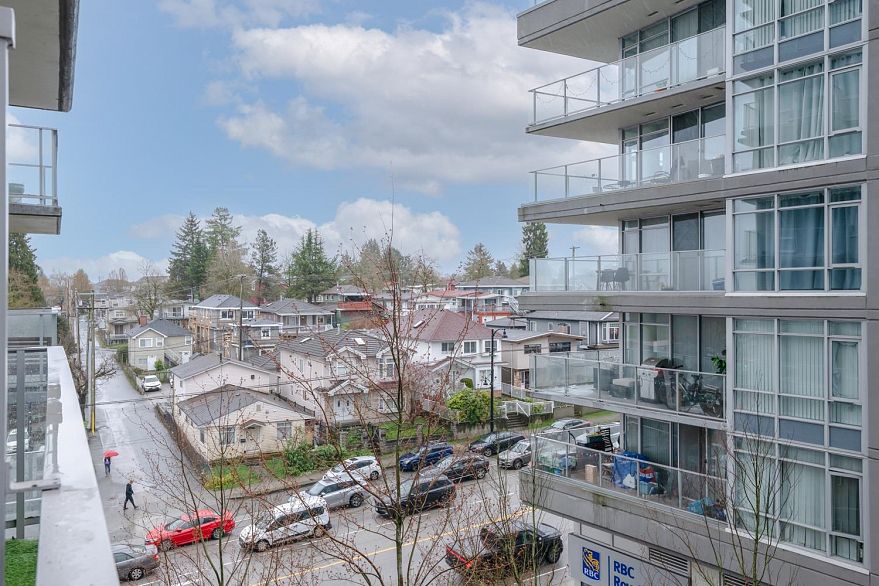 606 4815 Eldorado Mews