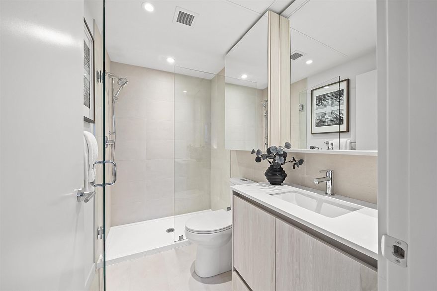 204 4928 Quebec Street