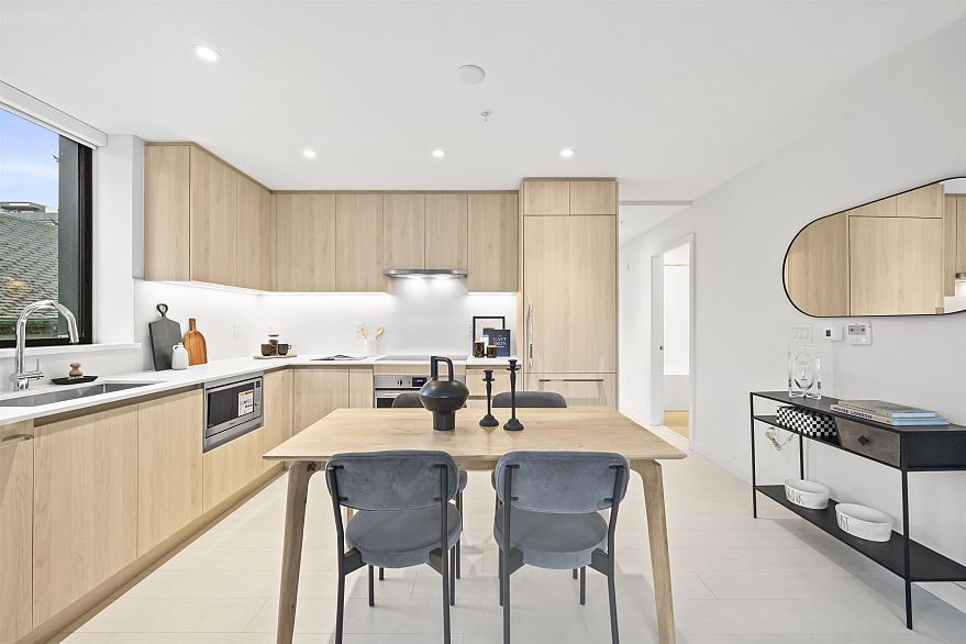 204 4928 Quebec Street