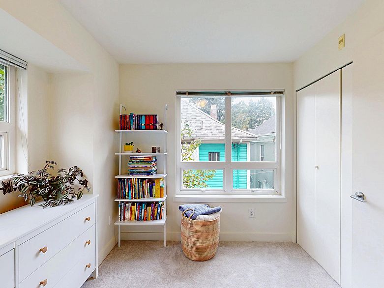 101 1672 E Pender Street